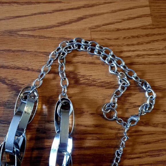 VINTAGE Silvertone Interlocking Chunky Link Necklace BOLD ACCESSORIES! - Picture 4 of 9